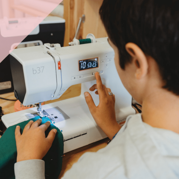 naai je eigen kledingstuk